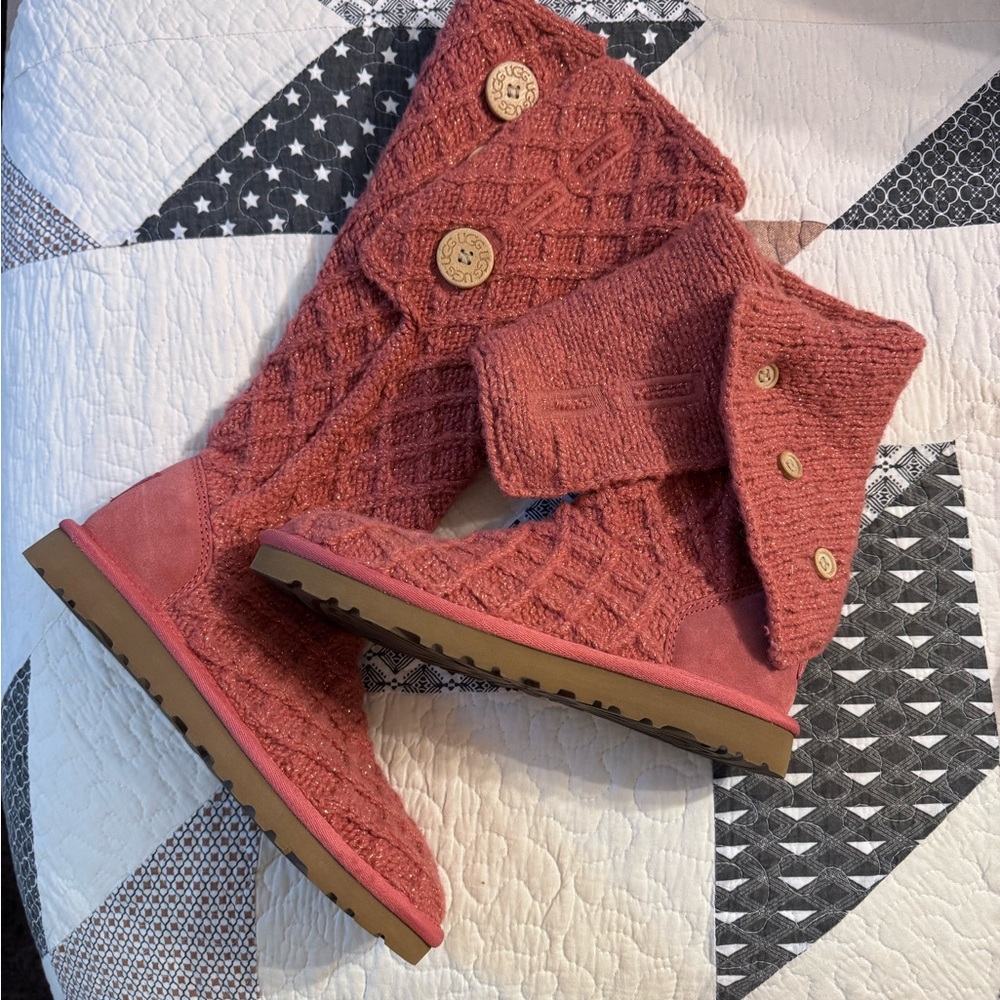 NWOT UGG Women's Ankle Boots in Knit